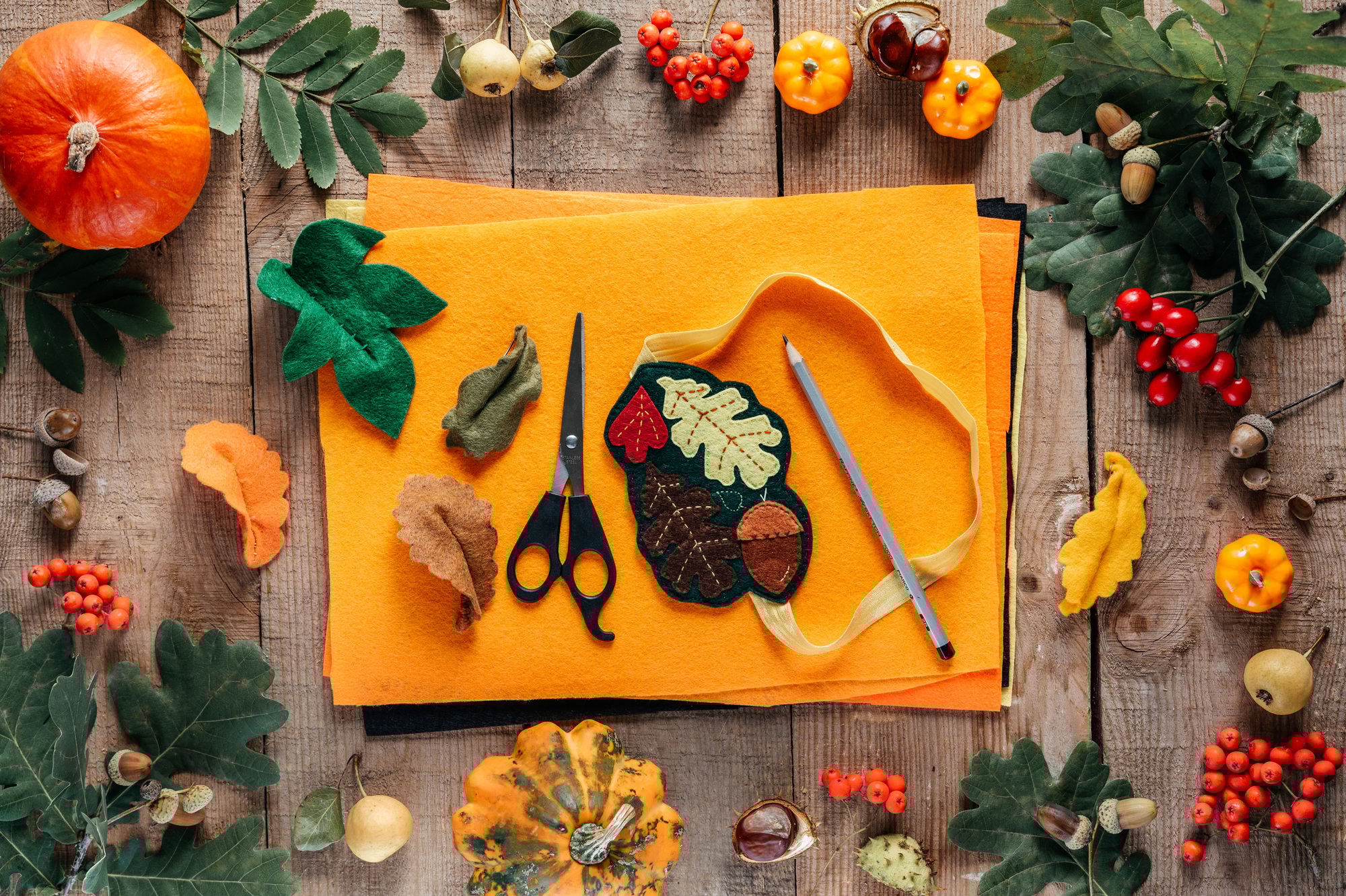 Autumn handmade felt ornaments, autumn crafting ideas