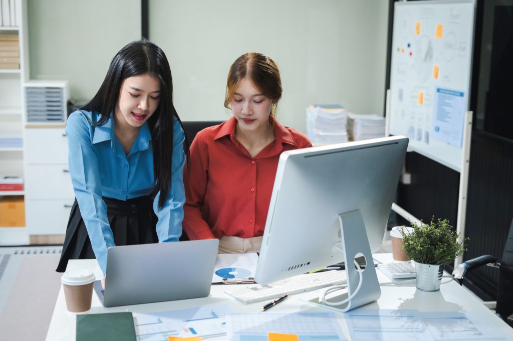 businesswoman discuss with new startup project Idea presentation