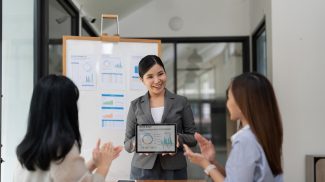 businesswoman mentor boss leader report share idea startup project presentation corporate training